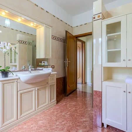 Il Rifugio Dei Lettori Con Terrazza Apartment *